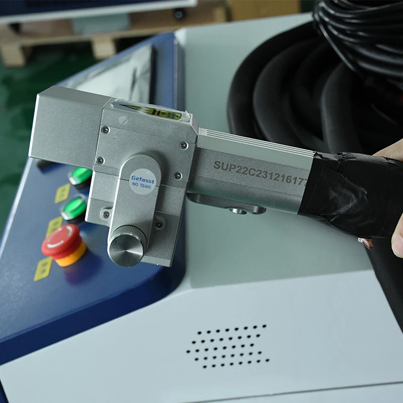 Cabeça de Limpeza a Laser Port - Industrial Laser Rust Removal Machine avaliação e preço