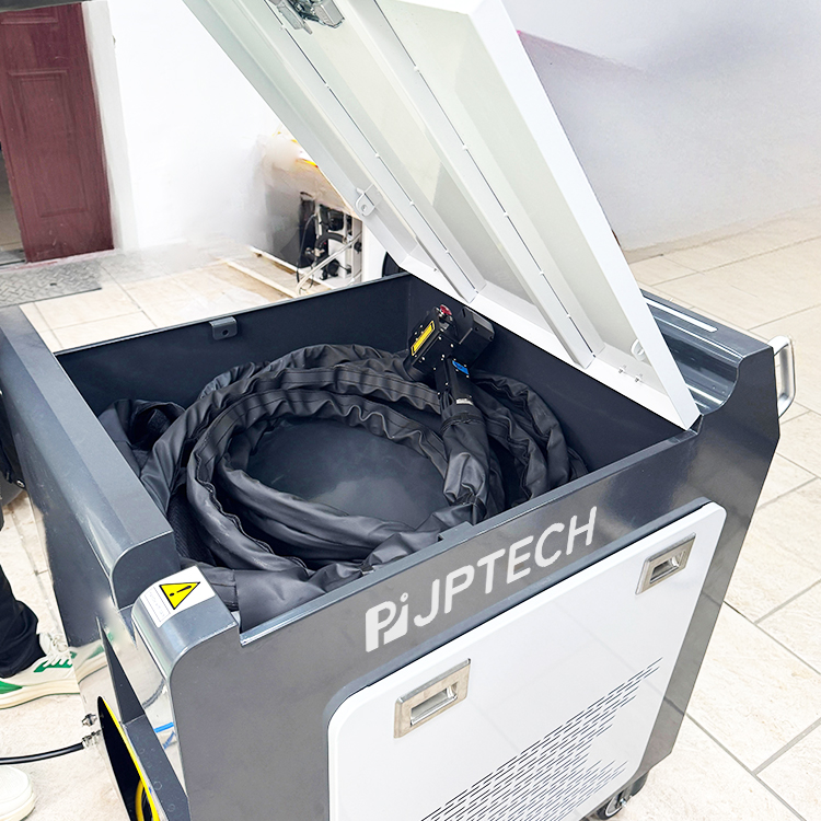 Máquina de Limpeza a Laser de  - Industrial Laser Machine Price avaliação e preço