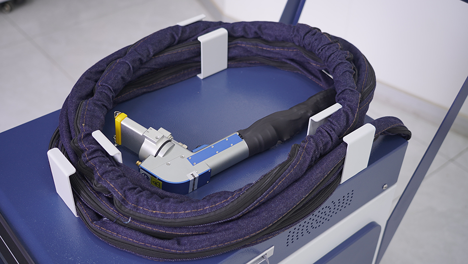 Máquina de Limpeza a Laser Ind - Industrial Laser Rust Removal Machine avaliação e preço